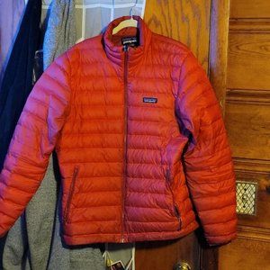 Men’s Patagonia size MEDIUM down jacket